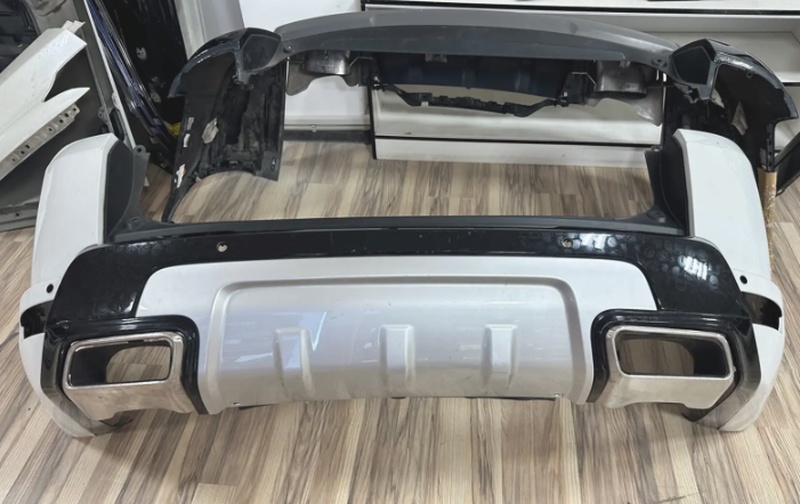 Задний бампер от Range Rover Sport 2018-2022